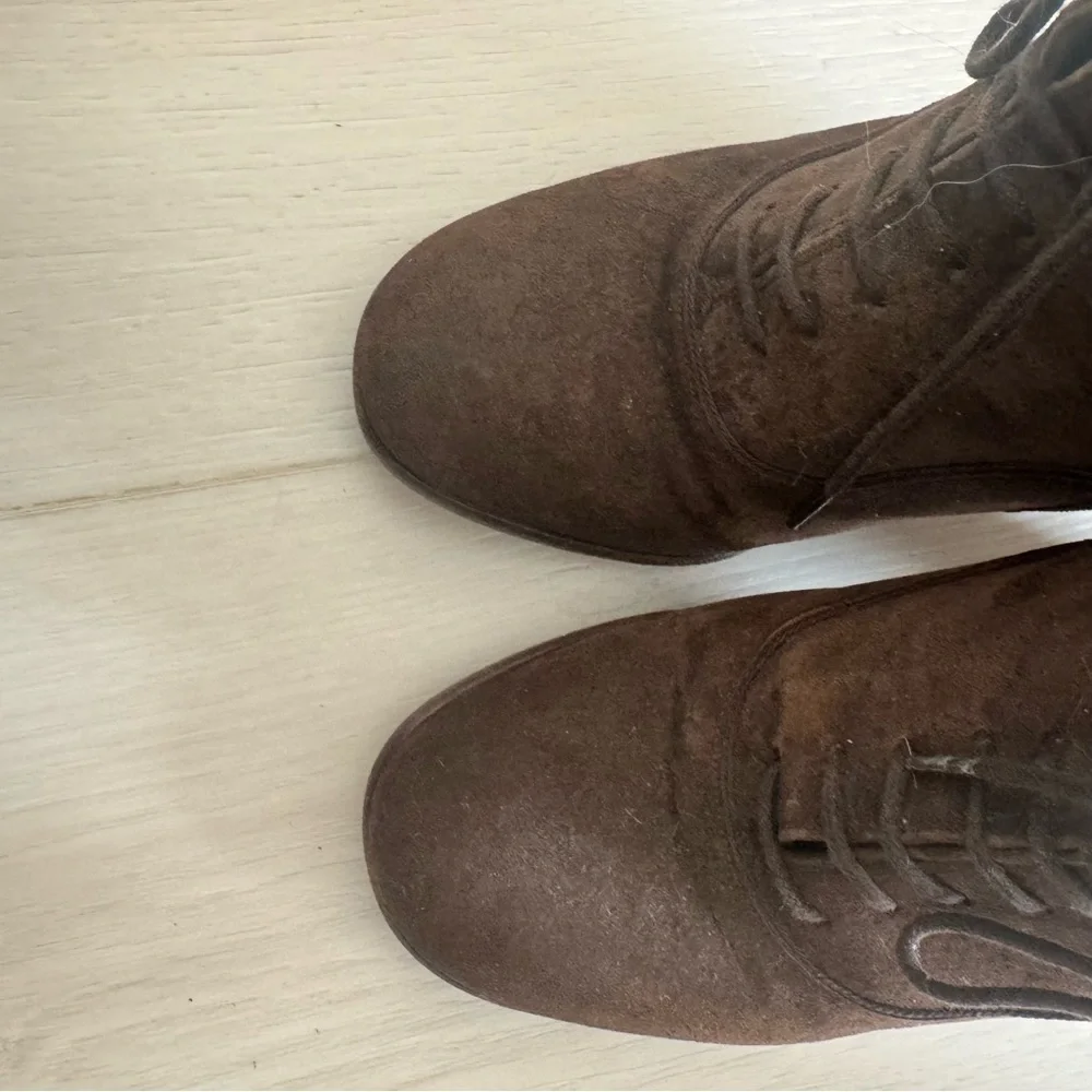 Vintage Varda Lace up Suede Booties Italian made